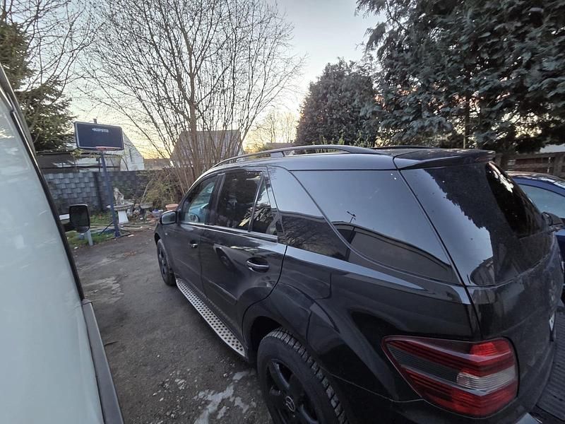 Gebraucht Mercedes ML320 224 PS (164 kW) 2008 Schwarz SUV