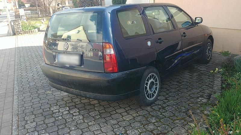Used VW Polo 60 HP (44 kW) 2000 Blue Estate