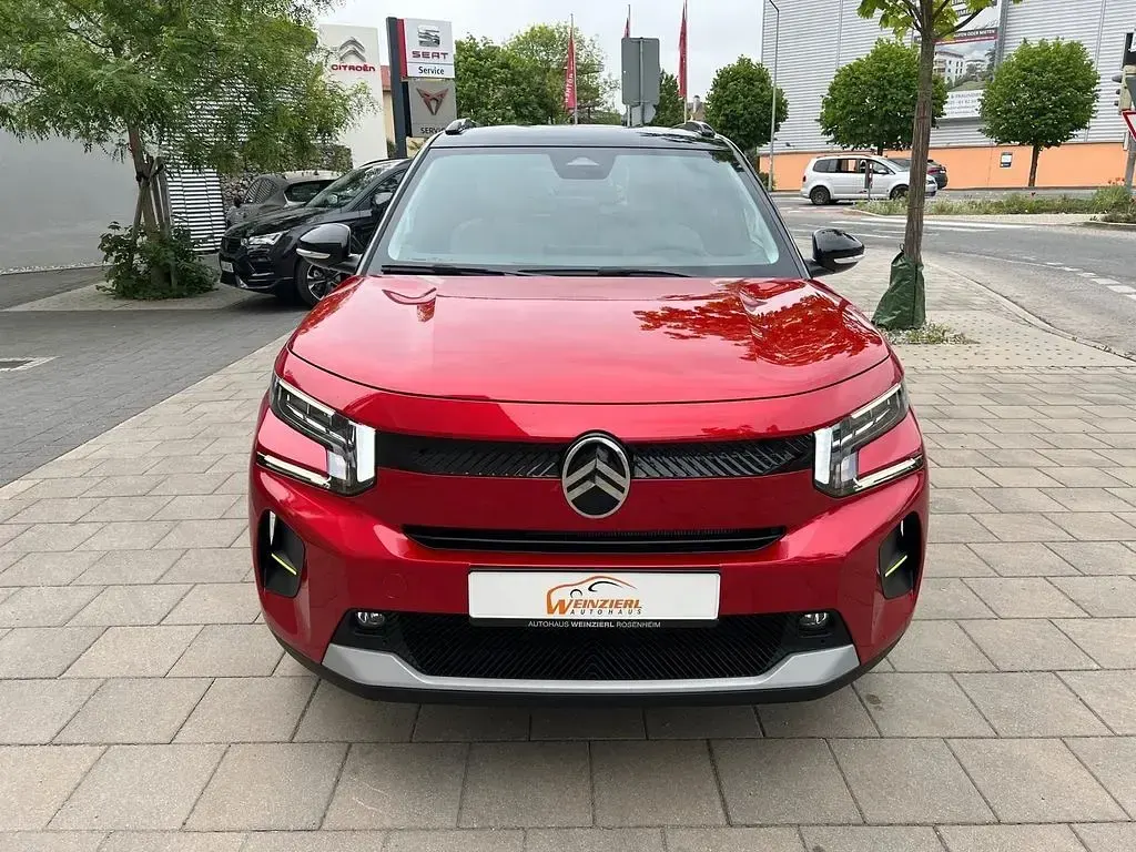 Używany Citroën e-C3 83 kW (113 KM) 2026 Czerwony Sedan/Limuzyna