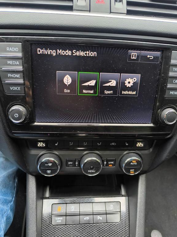 Gebraucht Skoda Octavia RS 220 PS (161 kW) 2016 Schwarz Kleinwagen