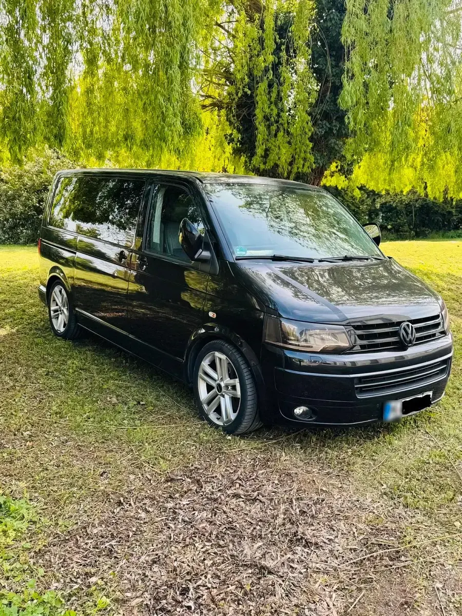Gebraucht VW Multivan 179 PS (131 kW) 2013 Schwarz Van / Kleinbus