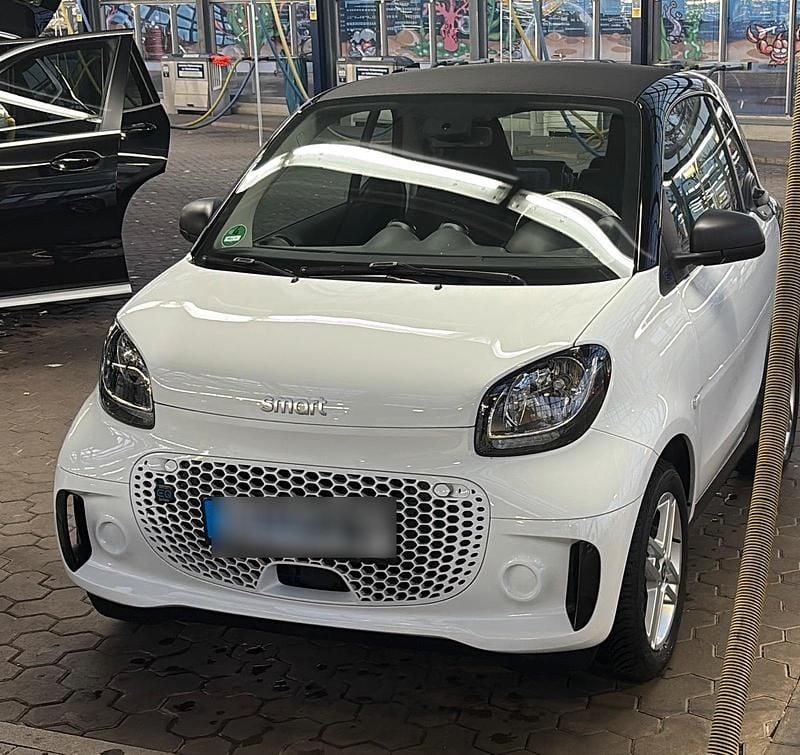 Weiß Gebraucht 2022 Smart ForTwo Coupé Kleinwagen | 9.300 € (Fairer Preis) - Bild 1/4