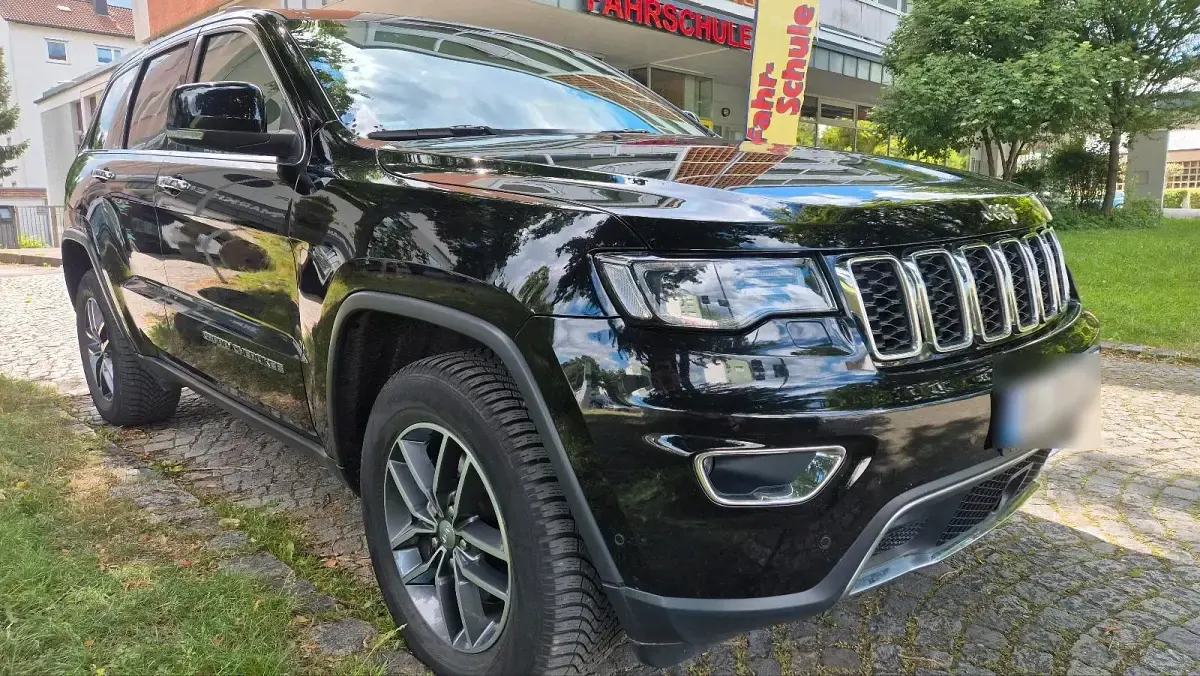 Gebraucht Jeep Grand Cherokee Limited 250 PS (183 kW) 2018 Schwarz SUV