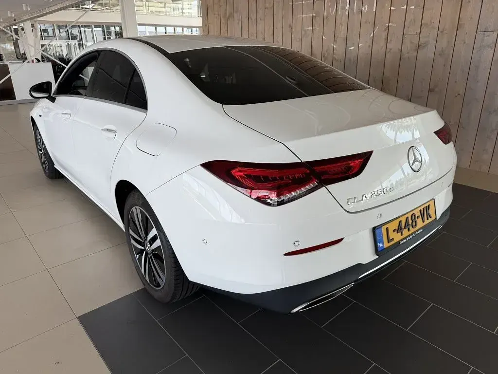 Gebraucht Mercedes CLA250e Business 160 PS (117 kW) 2021 Weiß Coupé