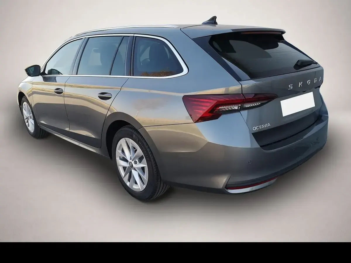 Neu Skoda Octavia Selection 150 PS (110 kW) 2025 Grau Kombi