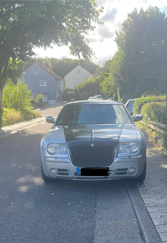 Silber Gebraucht 2009 Chrysler 300C Touring Kombi | 2.900 € (Superpreis) - Bild 1/4