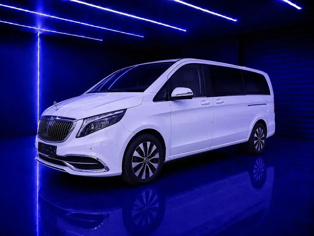 Gebraucht Mercedes V220 Exclusive 163 PS (119 kW) 2019 Weiß Van / Kleinbus