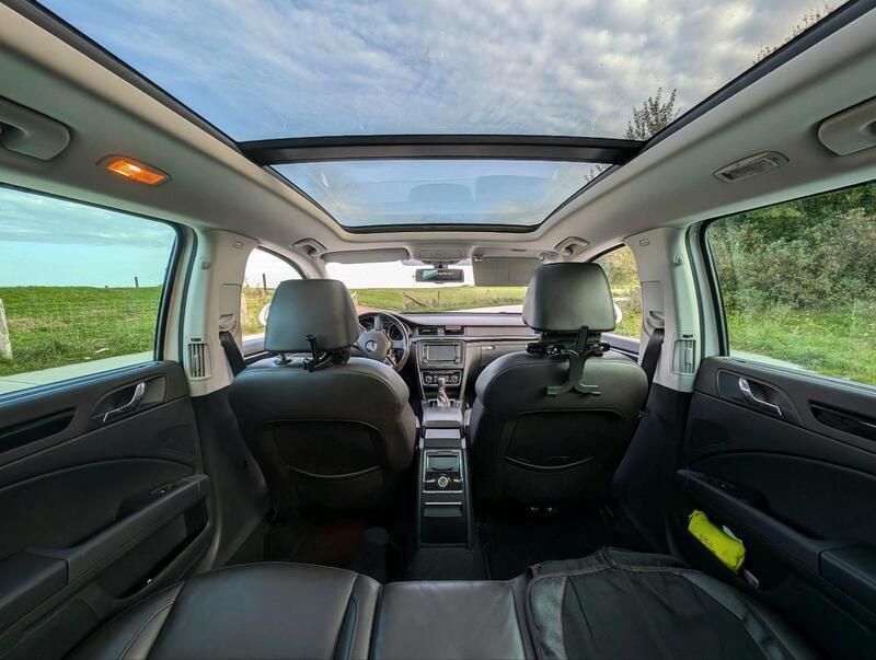 Weiß Gebraucht 2014 Skoda Superb LAURIN & KLEMENT Kombi | 12.750 € (Fairer Preis) - Bild 1/4