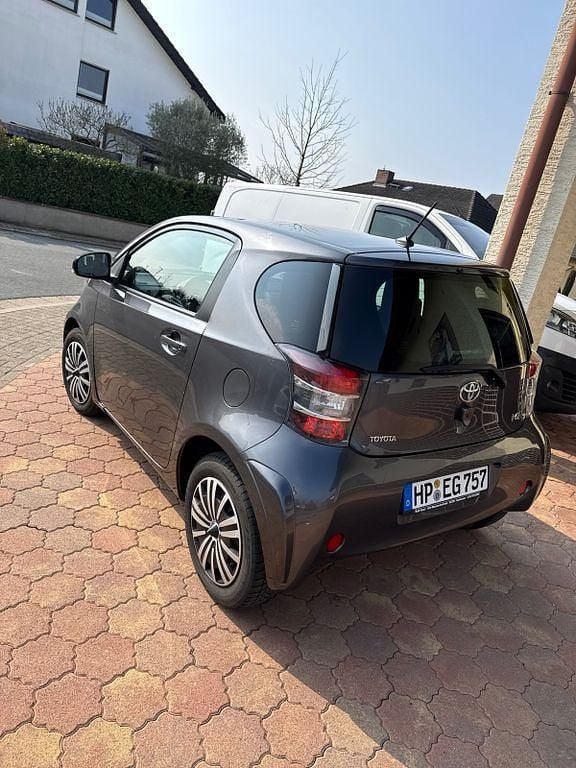 Gebraucht Toyota iQ 98 PS (72 kW) 2009 Grau Kleinwagen