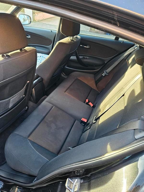 Gebraucht BMW 116 160 PS (117 kW) 2011 Schwarz Kleinwagen