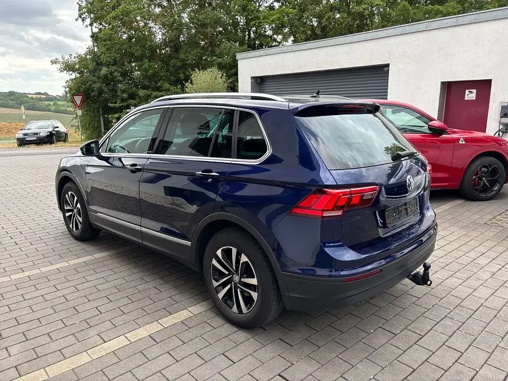 Gebraucht VW Tiguan IQ Drive 150 PS (110 kW) 2019 Blau SUV