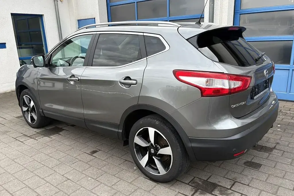 Gebraucht Nissan Qashqai N-Connecta 116 PS (85 kW) 2017 Grau SUV