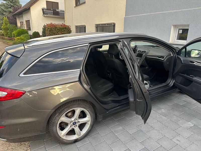 Gebraucht Ford Mondeo Titanium 179 PS (131 kW) 2016 Kombi