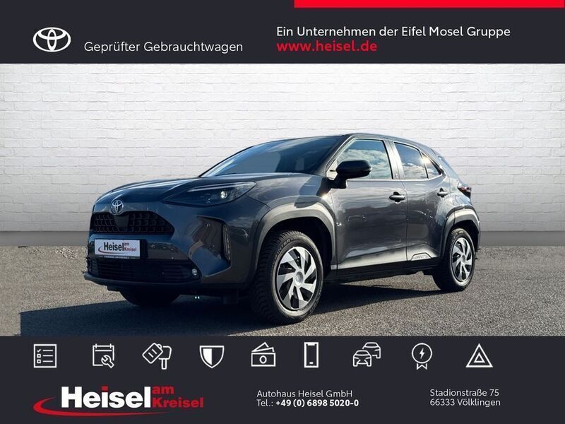 Grau Gebraucht 2023 Toyota Yaris Cross Team SUV | 25.490 € (Fairer Preis) - Bild 1/4