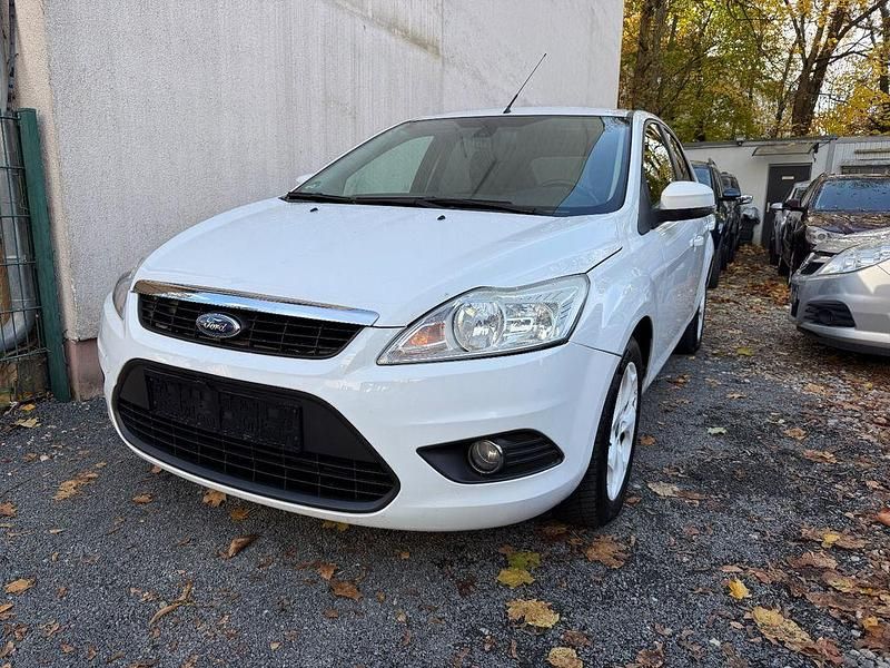 Gebraucht Ford Focus Viva 101 PS (74 kW) 2010 Weiß Limousine