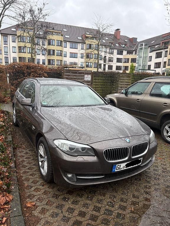 Gebraucht BMW 525 Sport Line 218 PS (160 kW) 2012 Kombi