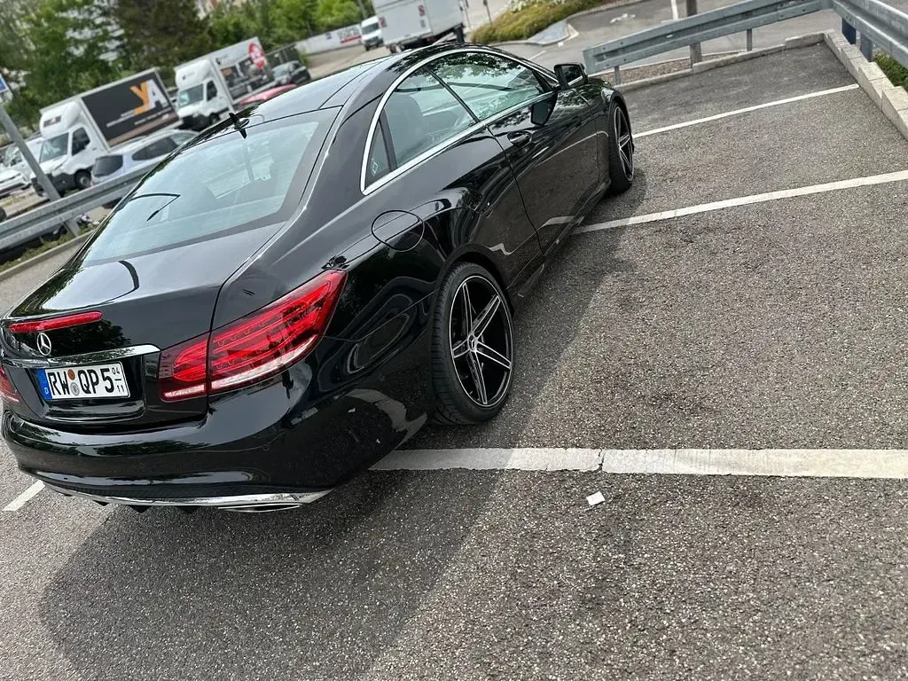 Gebraucht Mercedes E500 408 PS (300 kW) 2013 Schwarz Coupé