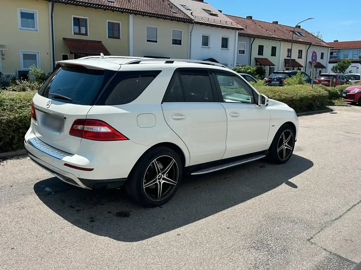 Gebraucht Mercedes ML250 204 PS (150 kW) 2012 Weiß SUV