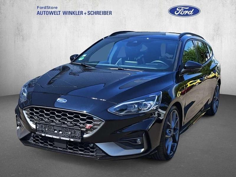 Obsidianschwarz metallic Gebraucht 2020 Ford Focus ST Kombi | 23.990 € (Fairer Preis) - Bild 1/4