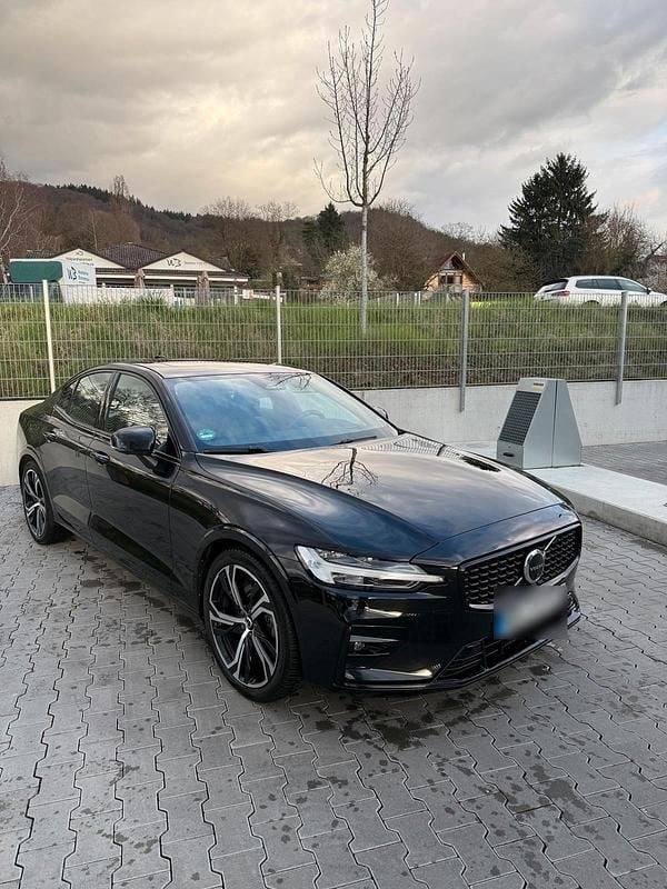 Gebraucht Volvo S60 250 PS (183 kW) 2023 Schwarz Limousine