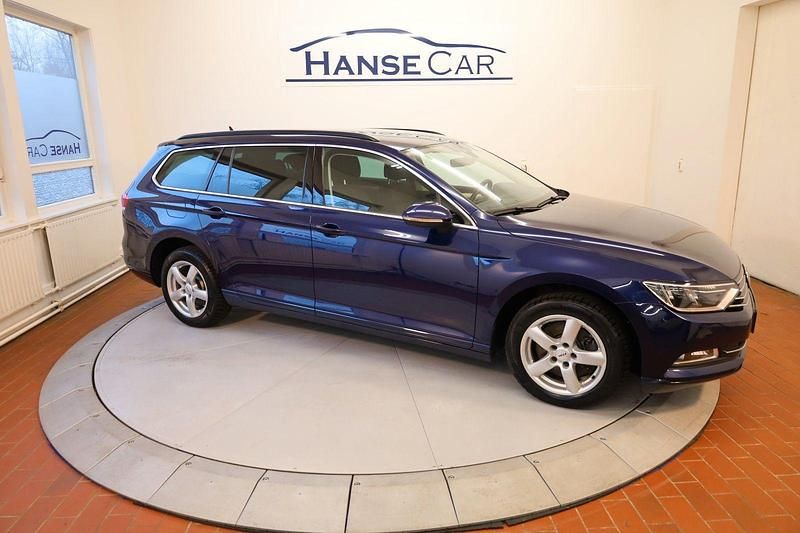 Gebraucht VW Passat R 150 PS (110 kW) 2018 Blau Kombi