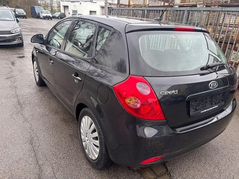 Gebraucht Kia Ceed EX 109 PS (80 kW) 2007 Schwarz Kleinwagen