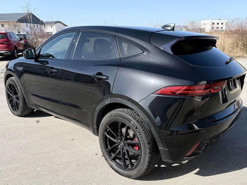 Gebraucht Jaguar E-Pace R-Dynamic 179 PS (131 kW) 2020 Santorini black SUV