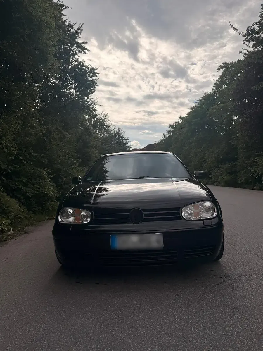Gebraucht VW Golf 101 PS (74 kW) 2002 Schwarz Coupé