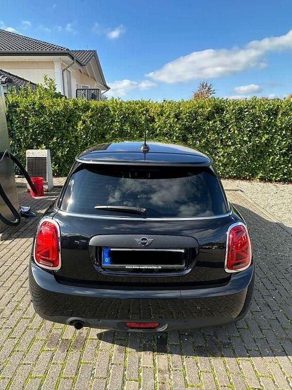 Gebraucht Mini ONE 75 PS (55 kW) 2018 Schwarz Kleinwagen