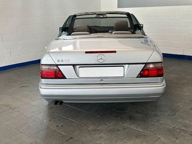 Gebraucht Mercedes E320 AMG line 220 PS (161 kW) 1995 Grau