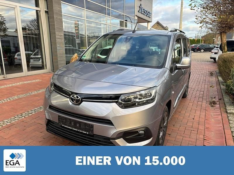 Silber metallic Gebraucht 2021 Toyota Proace Verso City Kombi | 25.220 € (Teuer) - Bild 1/3