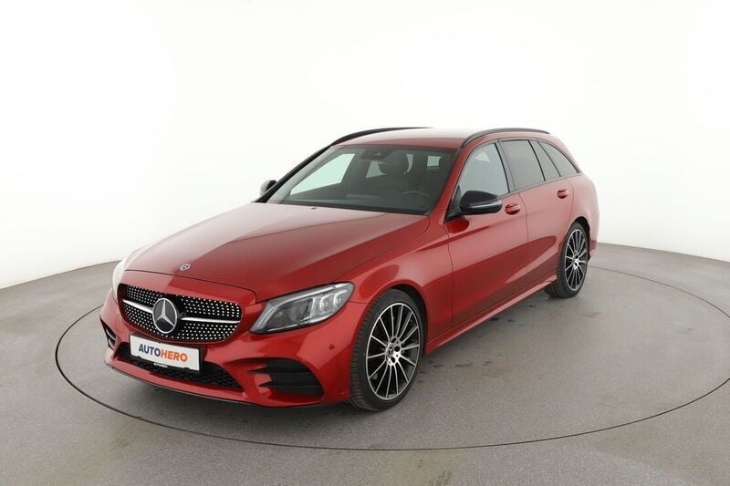 Rot Gebraucht 2018 Mercedes C300 AMG line Kombi | 29.210 € (Fairer Preis) - Bild 1/4