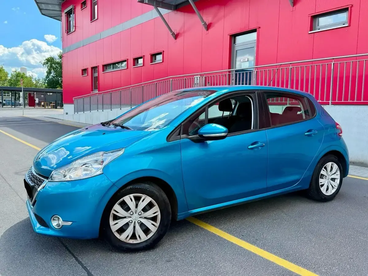 Gebraucht Peugeot 208 82 PS (60 kW) 2013 Blau Kleinwagen