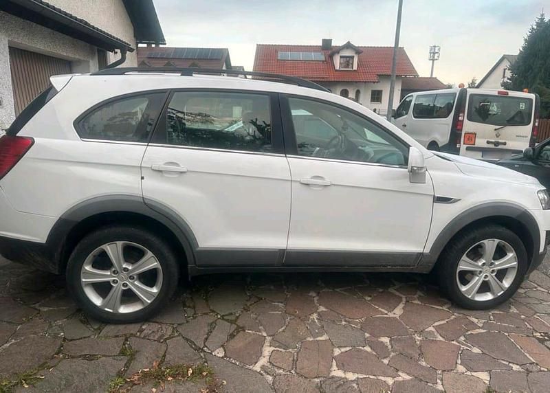 Gebraucht Chevrolet Captiva 163 PS (119 kW) 2012 Weiß SUV