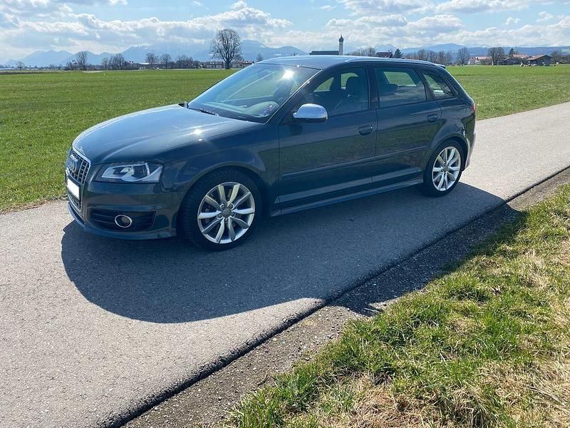 Gebraucht Audi S3 Ambiente 265 PS (194 kW) 2012 Grau Kleinwagen
