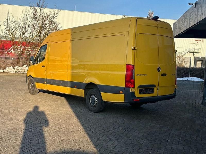Gebraucht Mercedes Sprinter 170 PS (125 kW) 2023 Gelb Van