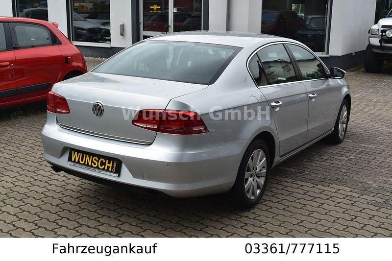 Gebraucht VW Passat Trendline 122 PS (89 kW) 2011 Silber Limousine