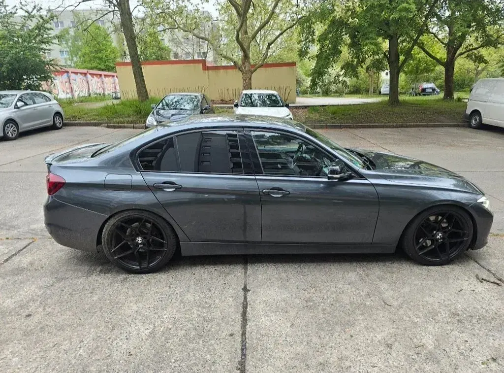 Gebraucht BMW 328 Sport Line 245 PS (180 kW) 2013 Grau Limousine