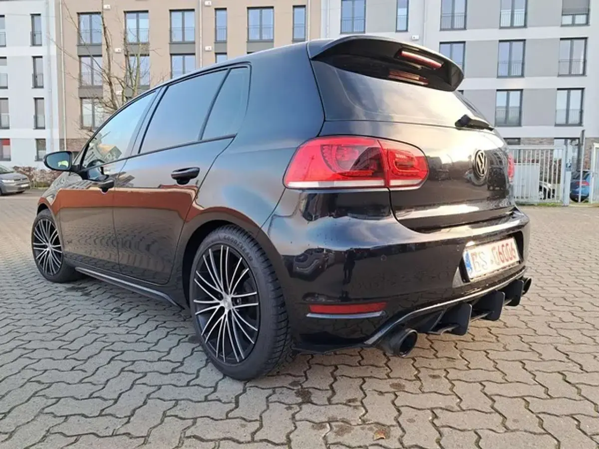 Gebraucht VW Golf VI GTI 211 PS (155 kW) 2011 Schwarz (metallic) Kleinwagen