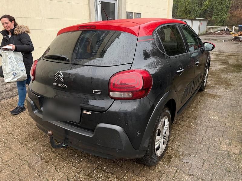 Gebraucht Citroën C3 Shine 99 PS (72 kW) 2017 Schwarz Limousine