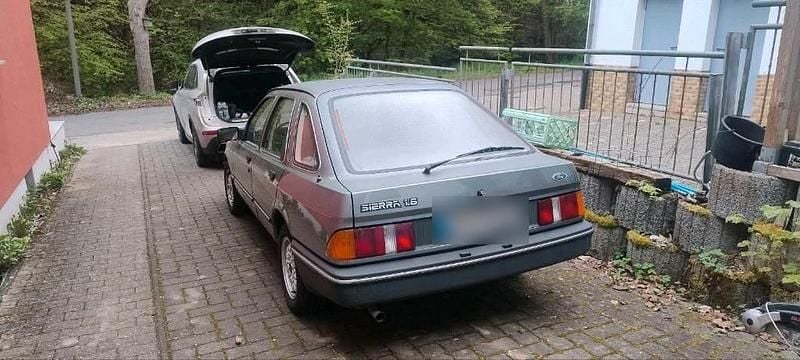Gebraucht Ford Sierra 75 PS (55 kW) 1984 Silber Limousine