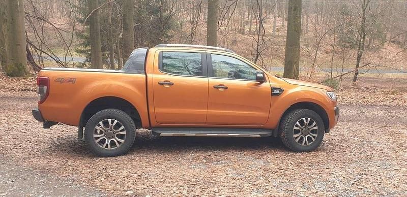 Orange Gebraucht 2016 Ford Ranger Wildtrack Abholung | 17.990 € - Bild 1/4