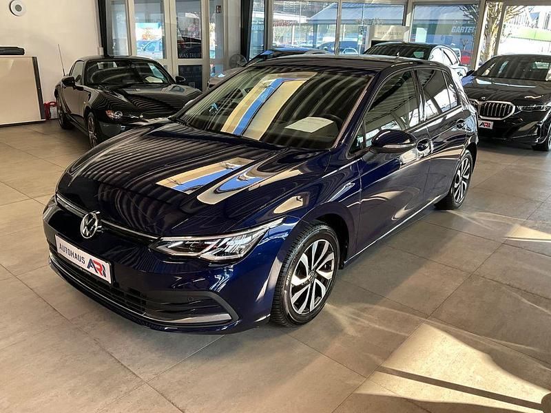 Gebraucht VW Golf VII Active 150 PS (110 kW) 2021 Blau Kleinwagen