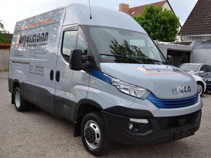 Grey ral 7001 Gebraucht 2019 Iveco Daily Van / Kleinbus | 15.400 € (Guter Preis) - Bild 1/4