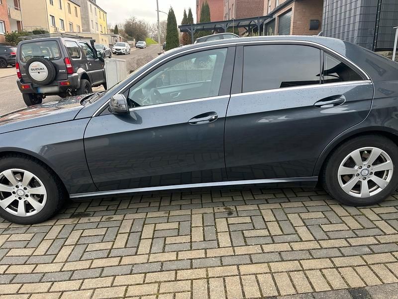 Second-hand Mercedes E200 200 CP (147 kW) 2013 Gri Berlinǎ