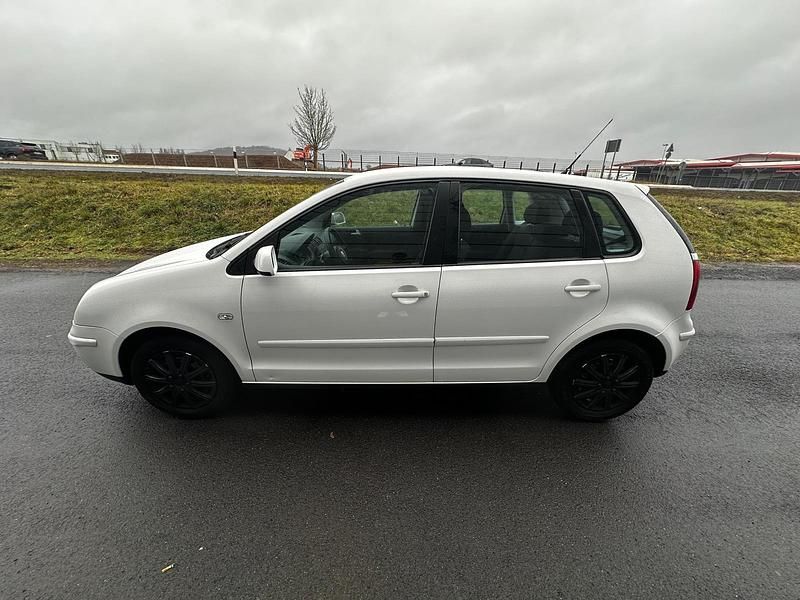 Gebraucht VW Polo 75 PS (55 kW) 2004 Weiß Kleinwagen