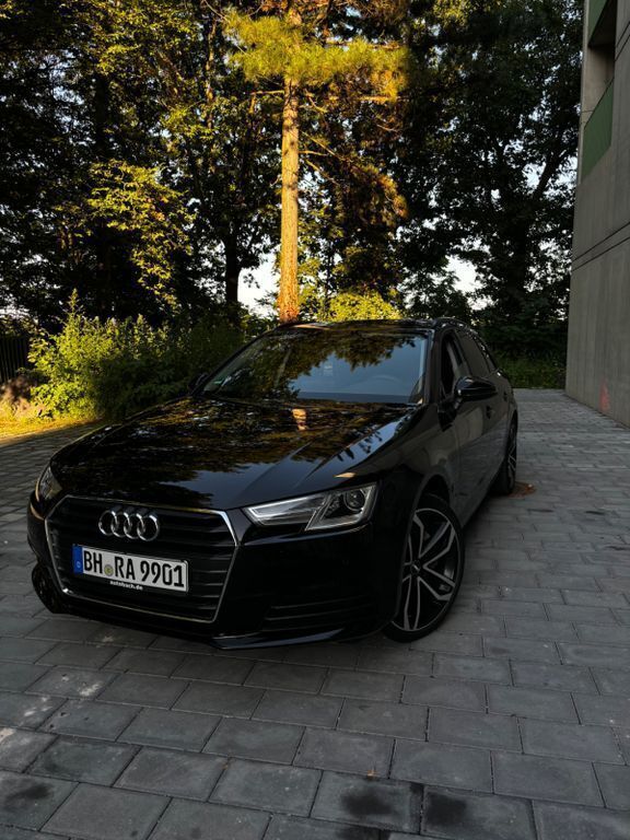 Schwarz Gebraucht 2016 Audi A4 Kombi | 14.600 € (Guter Preis) - Bild 1/4