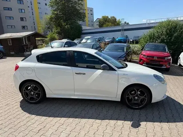 Gebraucht Alfa Romeo Giulietta Sprint 150 PS (110 kW) 2016 Weiß Kleinwagen