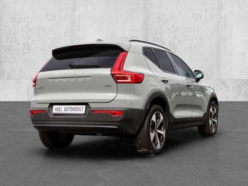 Gebraucht Volvo XC40 Plus 163 PS (119 kW) 2023 Gruen SUV