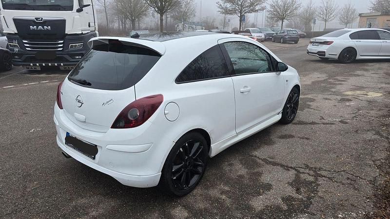 Gebraucht Opel Corsa Sport 80 PS (58 kW) 2008 Weiß Kleinwagen
